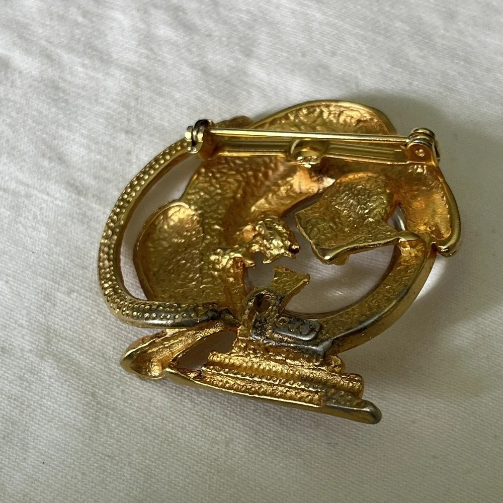 JJ Jonette Vintage Cat Brooch Goldfish Bowl Gold Tone Lucite Jelly Belly